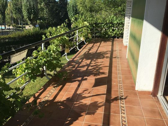 Foto 2 de Venta de chalet en Mojados de 3 habitaciones con terraza y piscina