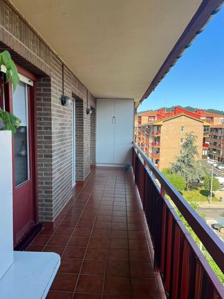 Foto 1 de Pis en venda a calle Mitxelena de 2 habitacions amb terrassa i calefacció