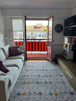 Foto 2 de Pis en venda a calle Mitxelena de 2 habitacions amb terrassa i calefacció