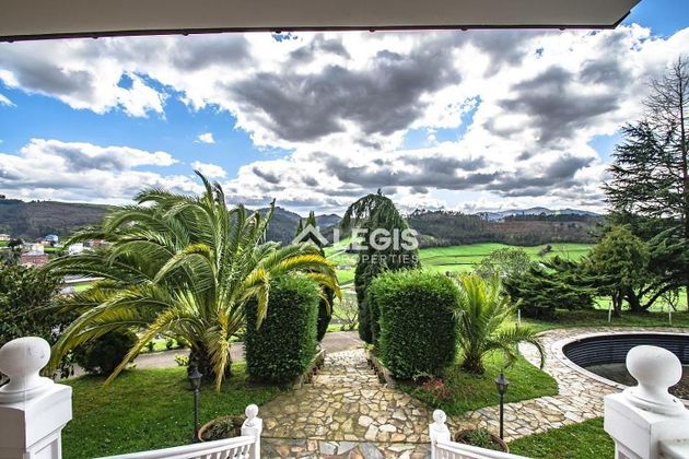 Foto 1 de Venta de chalet en Valdés de 6 habitaciones con terraza y piscina
