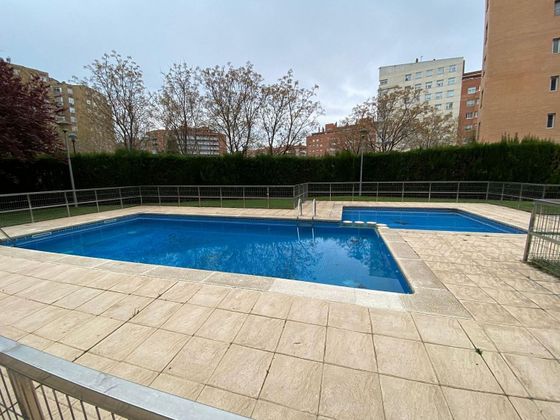 Foto 1 de Pis en venda a plaza De Wolfgang Amadeus Mozart de 4 habitacions amb terrassa i piscina