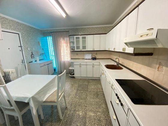 Foto 2 de Pis en venda a Paseo Sagasta de 3 habitacions amb terrassa i garatge