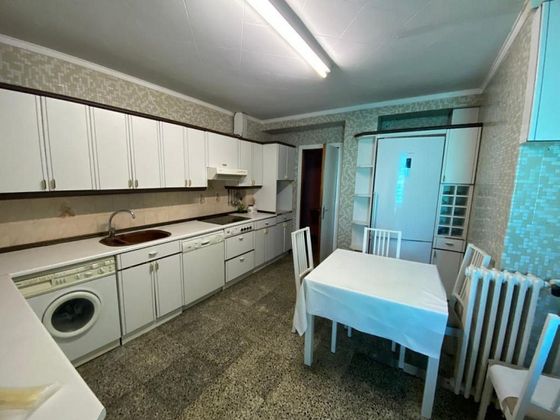 Foto 1 de Piso en venta en Paseo Sagasta de 3 habitaciones con terraza y garaje