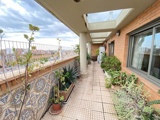 Foto 2 de Àtic en venda a paseo Alberto Casañal Shakery de 4 habitacions amb terrassa i garatge