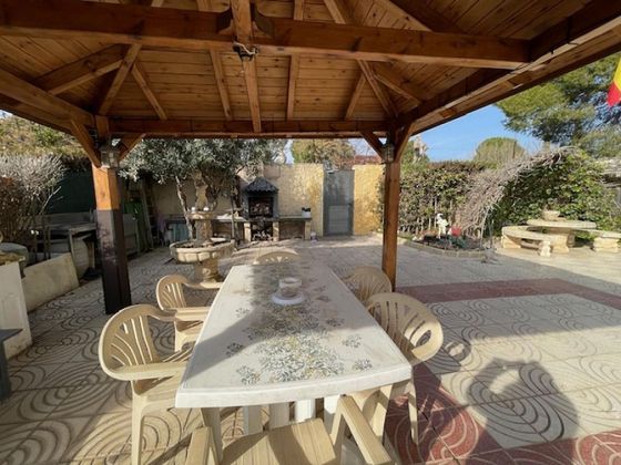 Foto 1 de Chalet en venta en calle Valle de Tena de 5 habitaciones con terraza y piscina