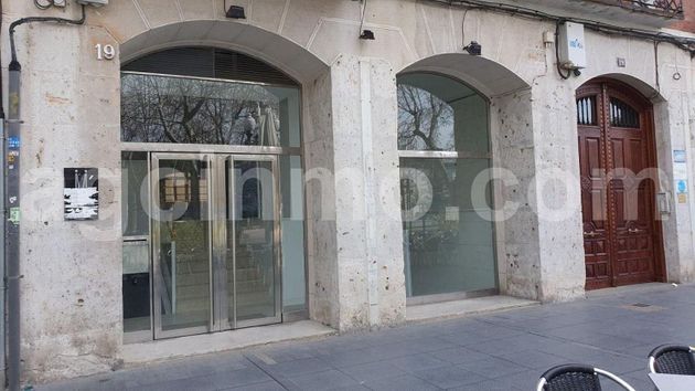 Foto 1 de Local en alquiler en Centro - Valladolid con terraza y ascensor
