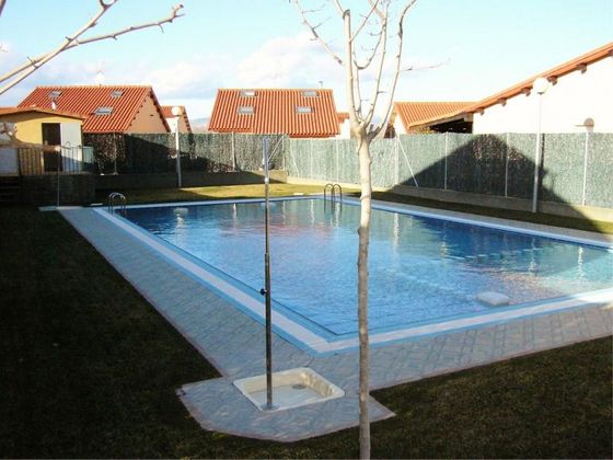 Foto 1 de Venta de casa en La Portalada - Varea de 7 habitaciones con piscina y garaje