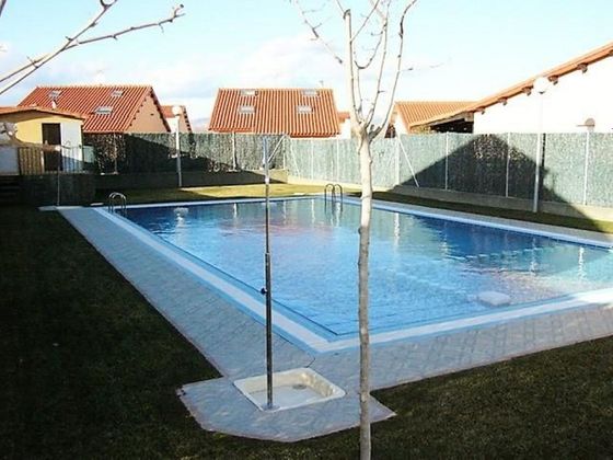 Foto 2 de Venta de casa en La Portalada - Varea de 5 habitaciones con terraza y piscina