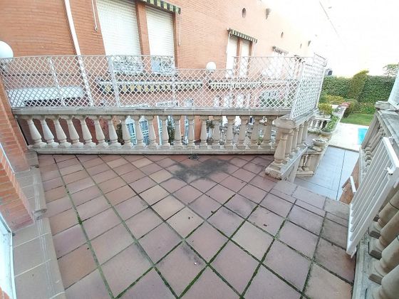 Foto 2 de Venta de casa en Villamediana de Iregua de 6 habitaciones con terraza y piscina