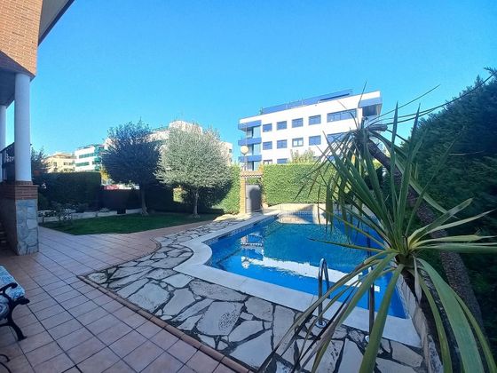 Foto 1 de Venta de casa en Lardero de 6 habitaciones con terraza y piscina