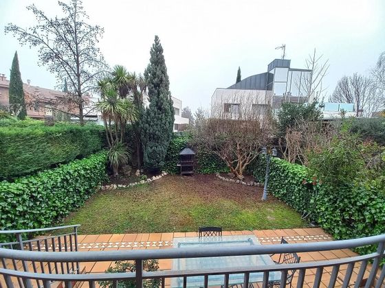 Foto 2 de Venta de casa en Lardero de 5 habitaciones con terraza y piscina