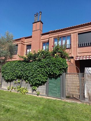 Foto 2 de Casa en venta en San Adrián - La Cava de 4 habitaciones con terraza y piscina