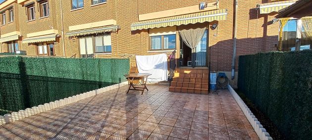 Foto 1 de Casa en venta en Portillejo - Valdegastea de 3 habitaciones con terraza y piscina