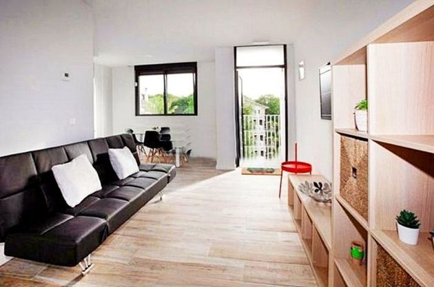 Foto 1 de Alquiler de piso en Santa Cruz de Bezana de 2 habitaciones con muebles y calefacción
