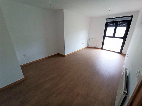 Foto 2 de Venta de piso en Huca - Prados de 3 habitaciones con garaje y calefacción