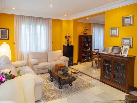Foto 1 de Casa adossada en venda a Castrillón de 4 habitacions amb jardí i calefacció