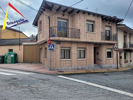 Foto 1 de Venta de casa en Escalona del Prado de 4 habitaciones con garaje y balcón
