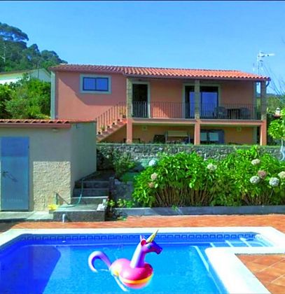 Foto 1 de Venta de chalet en Rosal (O) de 3 habitaciones con terraza y piscina
