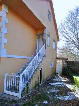 Foto 2 de Casa en venda a Ponte Caldelas de 3 habitacions amb jardí i balcó