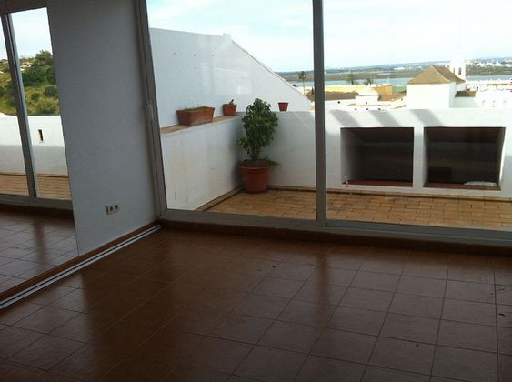 Foto 1 de Pis en venda a Ayamonte ciudad de 3 habitacions amb terrassa i aire acondicionat