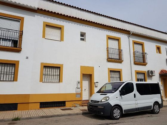 Foto 1 de Casa adosada en venta en Andújar de 4 habitaciones con garaje