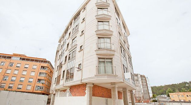 Foto 1 de Piso en venta en Ribeira de 2 habitaciones con terraza y calefacción