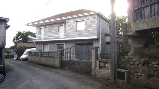 Foto 2 de Venta de casa en Xunqueira de Ambía de 4 habitaciones con terraza y garaje