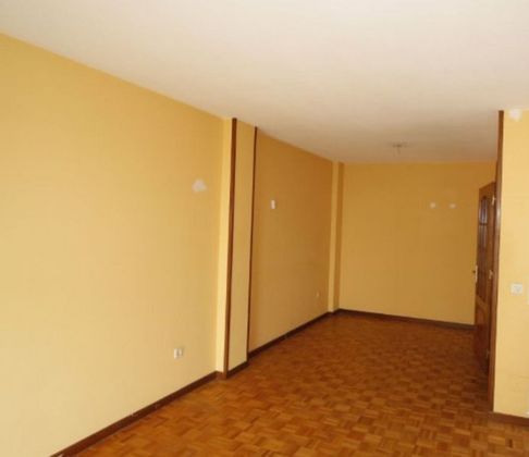 Foto 1 de Venta de piso en Concheiros - Fontiñas de 1 habitación con garaje y ascensor