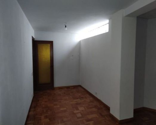 Foto 2 de Piso en venta en Porriño (O) de 3 habitaciones con ascensor
