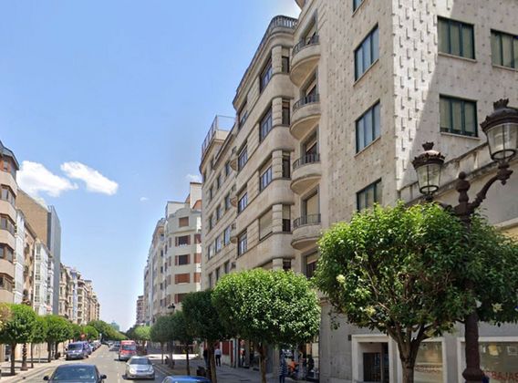 Foto 2 de Pis en venda a calle Vitoria de 3 habitacions amb terrassa i garatge