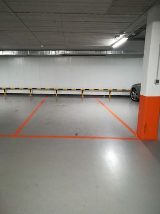 Foto 1 de Garatge en lloguer a plaza De la Cormelana de 18 m²
