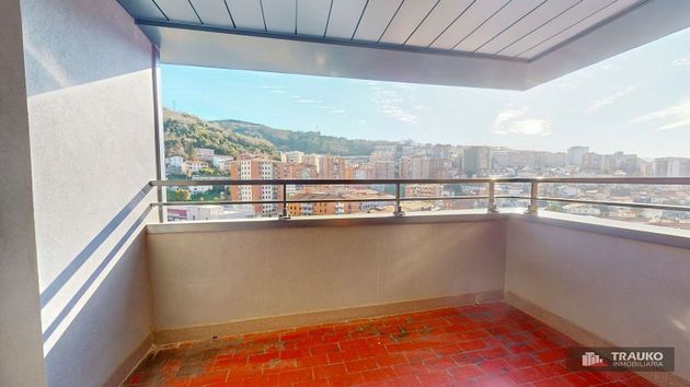 Foto 2 de Piso en venta en Barrio de Uribarri de 3 habitaciones con terraza y calefacción