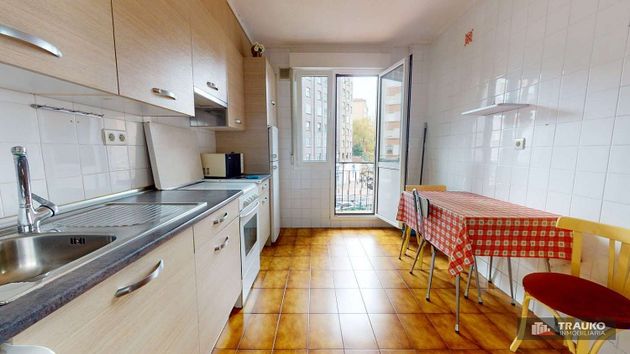 Foto 2 de Pis en venda a Zurbarán-Arabella de 2 habitacions amb terrassa i garatge