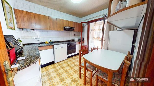Foto 1 de Piso en venta en Zurbarán-Arabella de 2 habitaciones con terraza y calefacción