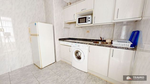 Foto 2 de Piso en venta en Zurbarán-Arabella de 2 habitaciones con terraza y calefacción