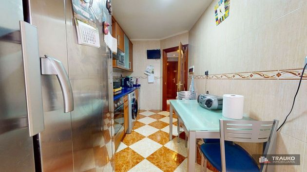 Foto 2 de Pis en venda a Barrio de Uribarri de 2 habitacions amb terrassa i calefacció