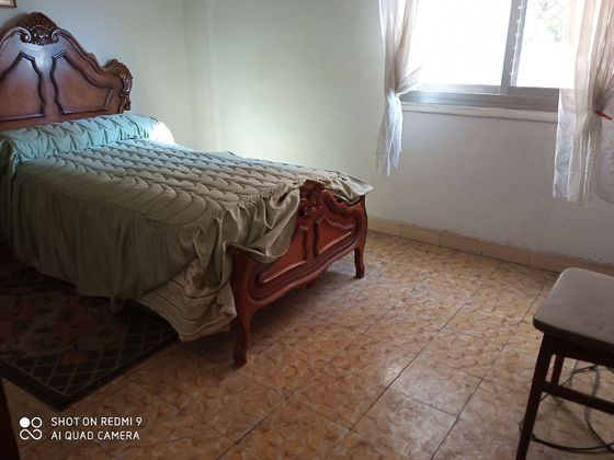 Foto 2 de Pis en venda a Universidad - Los Lirios de 3 habitacions amb terrassa i calefacció