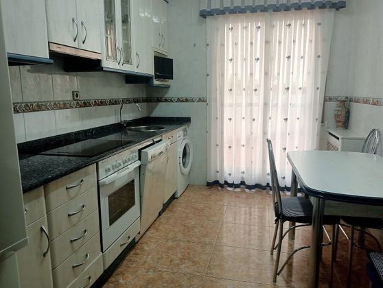 Foto 1 de Pis en venda a Centro - Logroño de 3 habitacions amb terrassa i calefacció