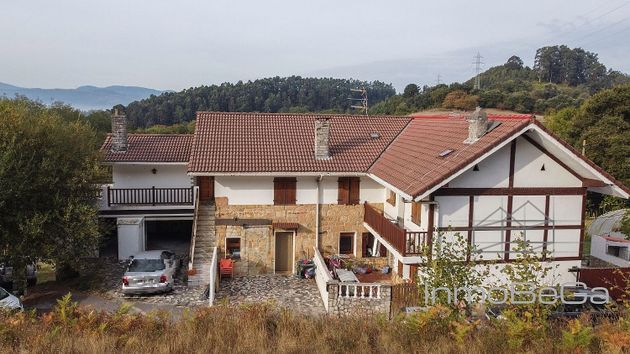Foto 1 de Casa en venda a calle Sustatxa Bidea de 4 habitacions amb terrassa i garatge