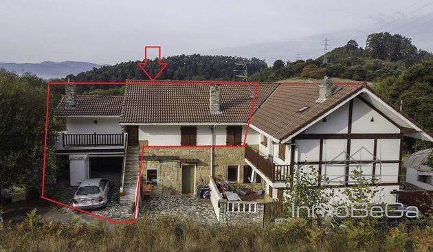 Foto 2 de Casa en venda a calle Sustatxa Bidea de 4 habitacions amb terrassa i garatge
