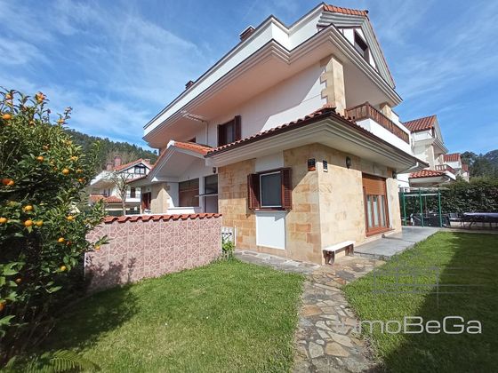Foto 1 de Venta de casa adosada en Guriezo de 4 habitaciones con terraza y piscina