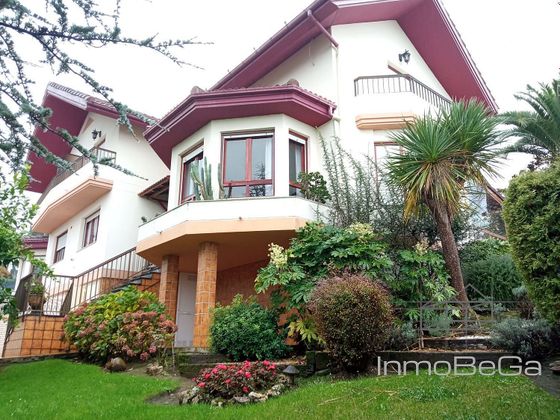 Foto 1 de Casa adossada en venda a Limpias de 4 habitacions amb terrassa i garatge