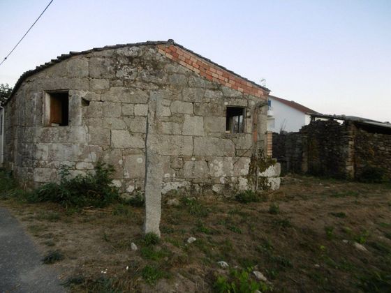 Foto 2 de Casa rural en venda a Ponteareas de 1 habitació i 161 m²
