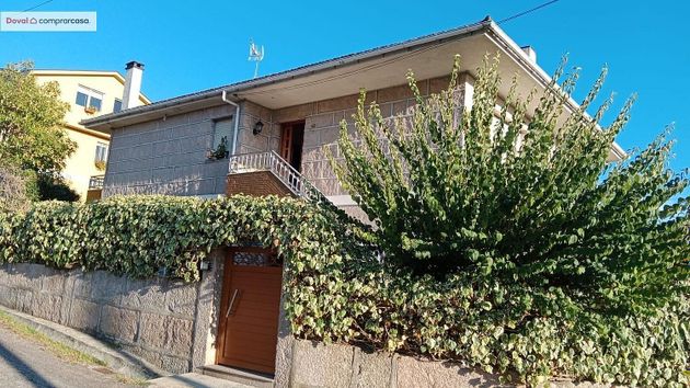 Foto 2 de Xalet en venda a Porriño (O) de 5 habitacions amb garatge i jardí