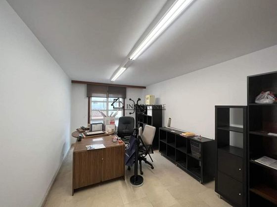 Foto 1 de Venta de oficina en Poio de 48 m²
