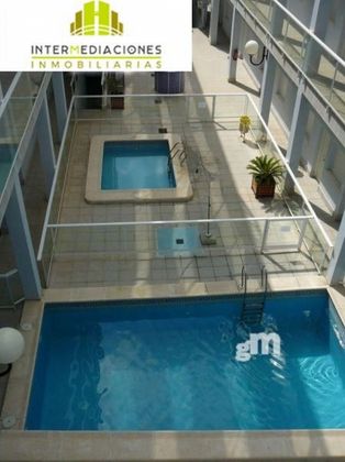 Foto 1 de Venta de piso en Torreblanca de 3 habitaciones con terraza y piscina