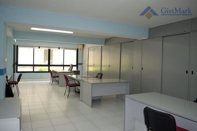 Foto 2 de Oficina en alquiler en calle Do Uruguai de 112 m²
