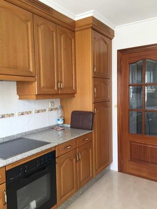 Foto 1 de Piso en venta en Piñeiros- Freixeiro de 3 habitaciones con garaje y calefacción