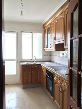 Foto 2 de Piso en venta en Piñeiros- Freixeiro de 3 habitaciones con garaje y calefacción