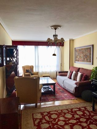Foto 2 de Piso en venta en Piñeiros- Freixeiro de 4 habitaciones con garaje y calefacción